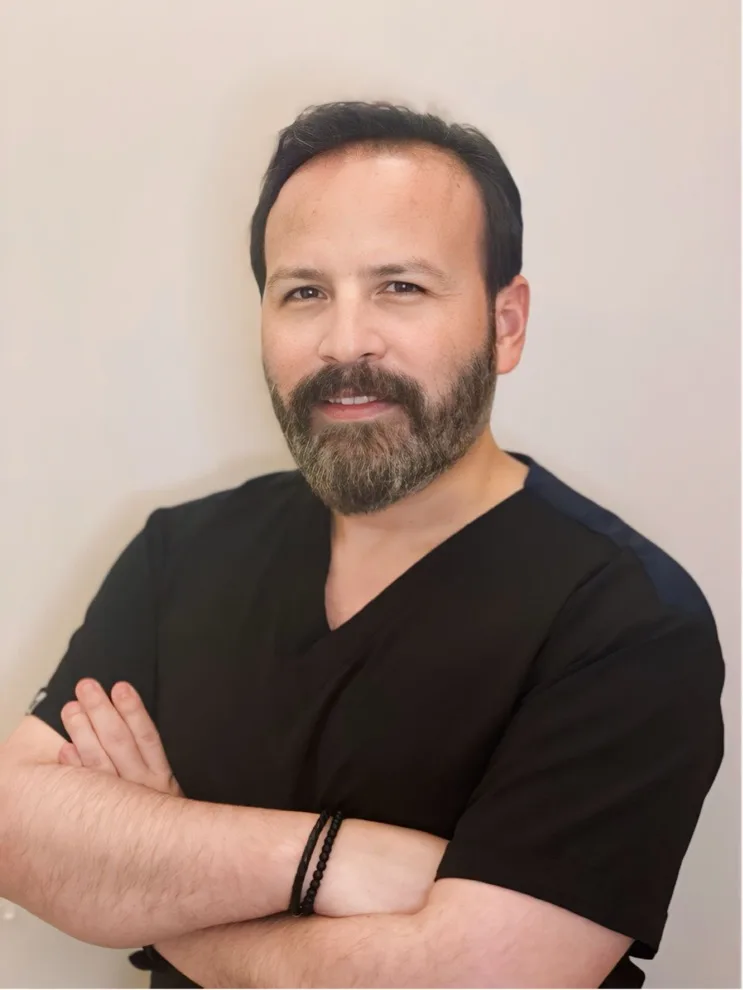 dr-gabriel-cardenas-cirujano-general-y-laparoscopista-en-tijuana.webp